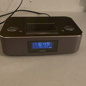 Philips DC290B Aluminum Body Media Docking System 30Pin Iphone Player